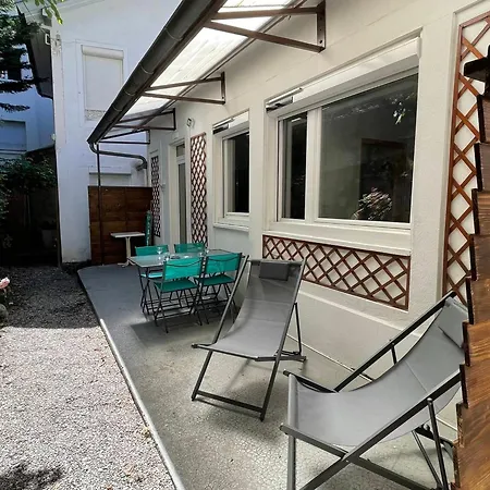 Maisonnette Cosy A Avec Terrasse Et Jardin